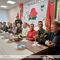 Торжественно проводили в запас