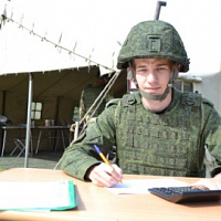 С упором на практику