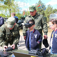 На плацу 11 омбр состоялось торжественное мероприятие, посвященное 83-й годовщине со Дня образования воинской части