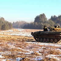 С курсантами Военной академии прошли занятия по вождению боевых машин