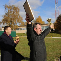 А ну-ка, сыновья и папы!