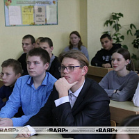 Офицеры транспортных войск провели профориентационную работу в школе Любанского района