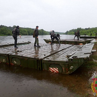 Учатся понтонёры