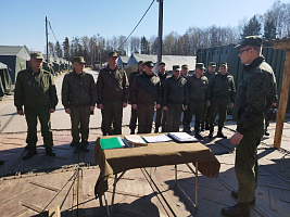 Показное занятие по обустройству полевого лагеря