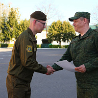 В воинских частях и соединениях Вооружённых Сил чествуют военнослужащих, выслуживших установленные сроки службы