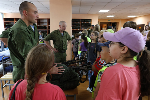 Учащиеся посетили воинскую часть