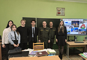 Военнослужащие продолжают проводить профориентационную работу