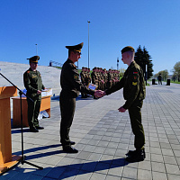 В воинских частях и соединениях Вооружённых Сил чествуют военнослужащих, выслуживших установленные сроки службы
