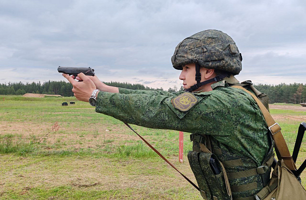 С военнослужащими проходят занятия по боевой подготовке