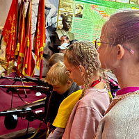 Воспитанники школьного лагеря посетили 120 омбр 