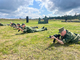 Продолжаются занятия по боевой подготовке с военнослужащими 377 зрп