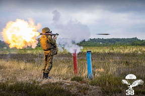 С военнослужащими 38 одшбр продолжаются занятия по боевой подготовке
