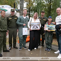 Знакомство с авиационной техникой и часы от Министра обороны: Ярослав Горелик побывал в 50 саб