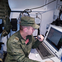 Продолжают выполнять задачи