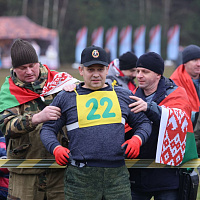 И пером и топором!