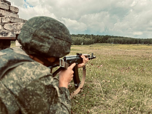 Занятия по огневой подготовке с военнослужащими 120 омбр