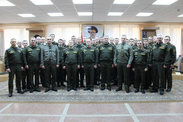 «С праздником, воины-связисты!»