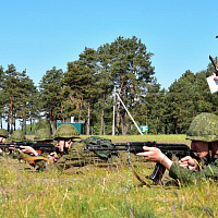 Занятия по огневой подготовке с военнослужащими из числа нового пополнения