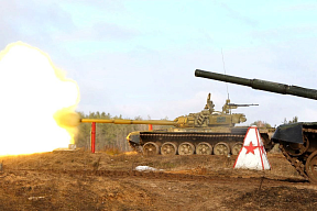 Контрольные стрельбы штатным артиллерийским выстрелом из танка Т-72Б в 11 омбр