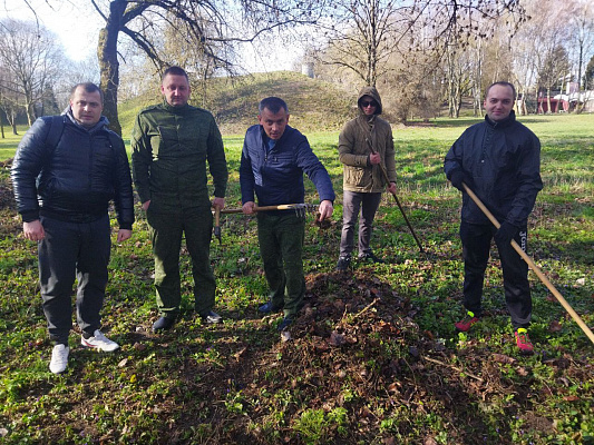 Трудятся зенитчики
