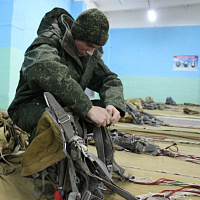 Новобранцы готовятся к первому прыжку