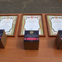 Воины-связисты рассказали школьникам о ратных буднях и ознакомили с армейским бытом