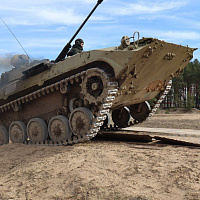 Занятия по вождению с курсантами Военной академии