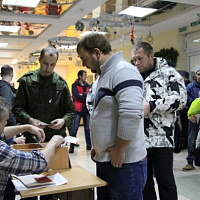 В Дзержинском районе продолжается сверка учётных данных военнообязанных