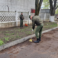 Военнослужащие и гражданский персонал ГУ «НИИ ВС РБ» принимают участие в республиканском субботнике