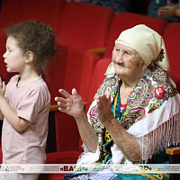 Белорусские военные артисты устроили праздник на полигоне Ашулук