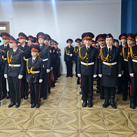 Полоцким кадетам вручили алые погоны