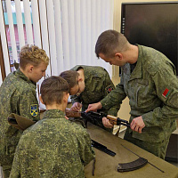 Белорусские военнослужащие активно участвуют в военно-патриотическом воспитании молодёжи