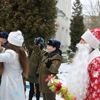 Праздник к нам приходит