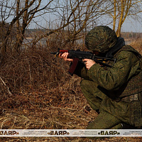 Военнослужащие одной из воинских частей ЗОК навели десантную переправу через водную преграду