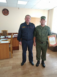 Военнослужащего 11 омбр наградили за помощь в задержании лиц, совершавших кражи