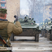 Подразделения одного из соединений войск Северо-Западного оперативного командования совершают марш в районы сосредоточения