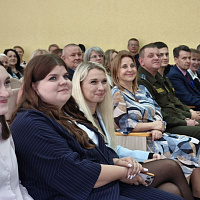 Военнослужащие Вооружённых Сил поздравили учителей с предстоящим праздником