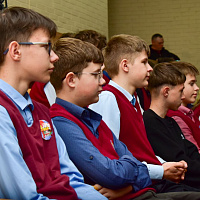 Военнослужащие 557 ибр провели урок мужества для школьников