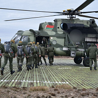 Военнослужащие 38 одшбр совершили прыжки с парашютом