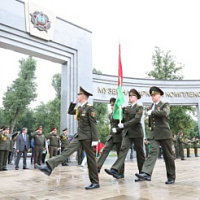 В звездный путь, офицеры!