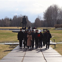 Участники Международной олимпиады по иностранному языку посетили мемориальный комплекс «Хатынь»