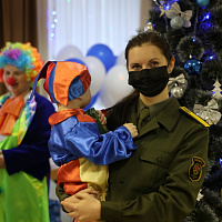 Праздник к нам приходит