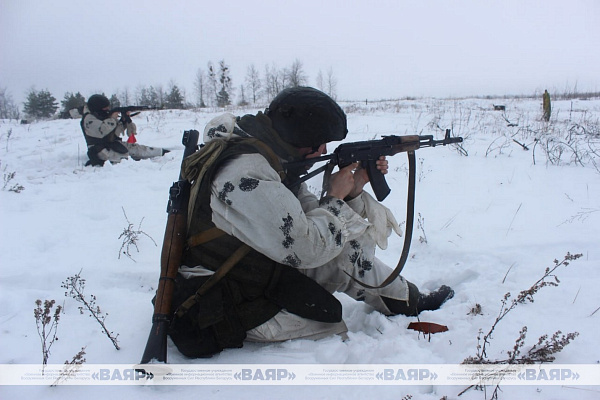 Занятия по огневой и тактической подготовке с военнослужащими 6 омбр