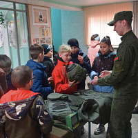 Школьники в гостях у военных инженеров