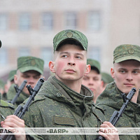 На плацу Минской военной комендатуры продолжается подготовка к военному параду