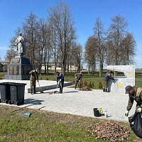 Связисты 62 ЦУС приняли участие в благоустройстве братских могил и захоронений Смолевичского района