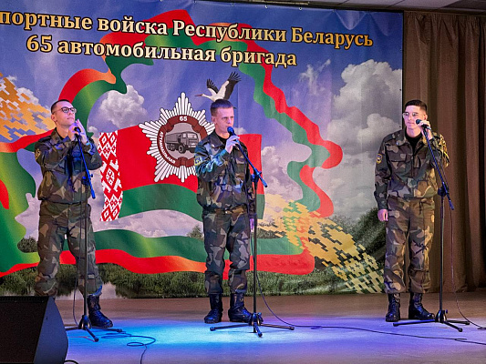 С праздником, мама! 