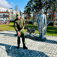 Личный состав инженерного полка СЗОК принимает участие в республиканском субботнике
