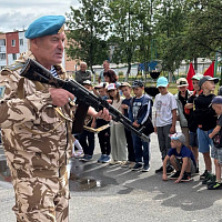 Военнослужащие и ветераны 49 ртбр пригласили в гости учащихся Козенской средней школы