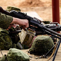 Занятия по огневой подготовке с курсантами Военной академии